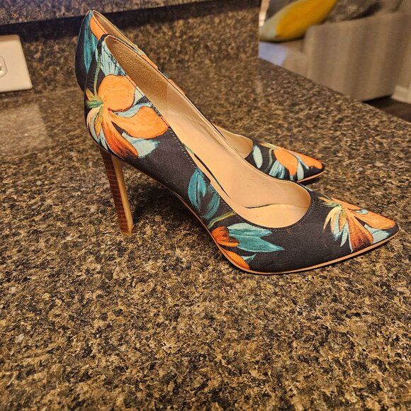 Heels - Picture 1 of 2